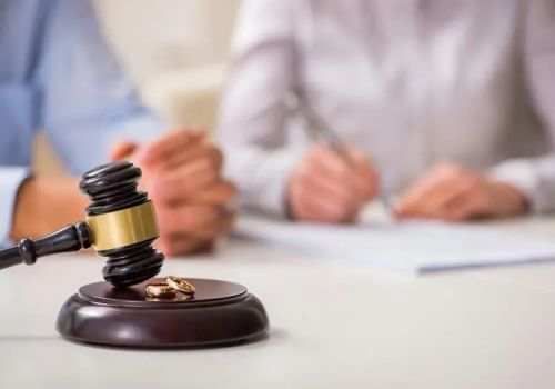 <b>厦门婚外情调查取证：办理涉港澳离婚登记应提</b>